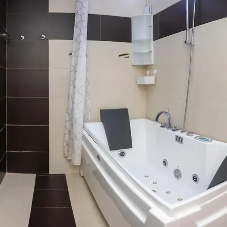 2Bd Apartment In The Centre Of Burgas Apartment